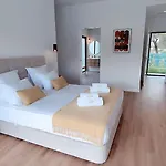 Villa Valverde 3 Villa, Vilamoura, Algarve, Only 5 Minutes From Marina, Golf And Quarteira