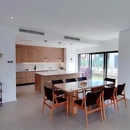 Valverde 3 Villa, Vilamoura, Algarve, Only 5 Minutes From Marina, Golf And Willa Quarteira