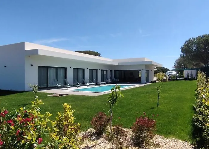 Willa Valverde 3 Villa, Vilamoura, Algarve, Only 5 Minutes From Marina, Golf And Quarteira