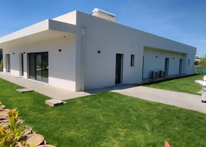 Villa Valverde 3 Villa, Vilamoura, Algarve, Only 5 Minutes From Marina, Golf And *