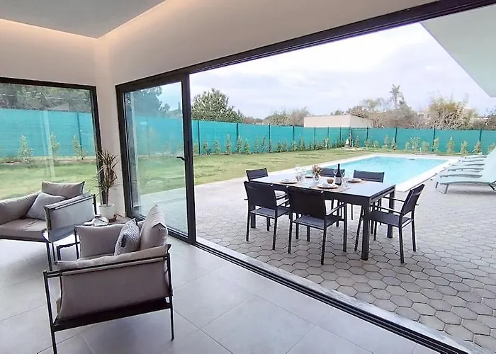 Valverde 3 Villa, Vilamoura, Algarve, Only 5 Minutes From Marina, Golf And