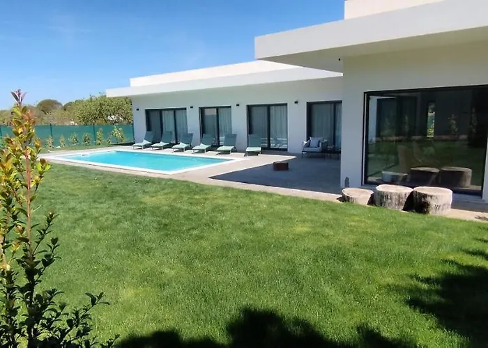 Villa Valverde 3 Villa, Vilamoura, Algarve, Only 5 Minutes From Marina, Golf And *